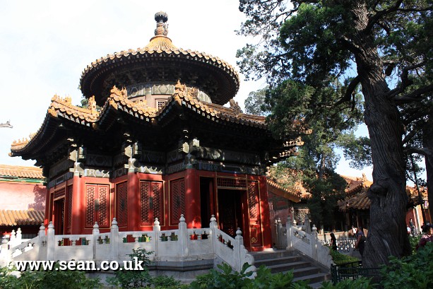 Photo of the Pavilion of Ten Thousand Springs in China