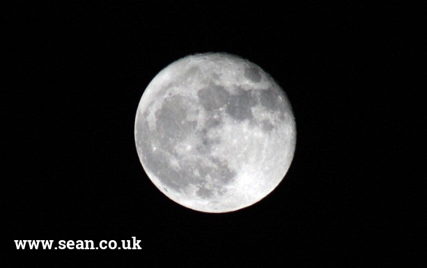 Photo of the Moon in London, UK