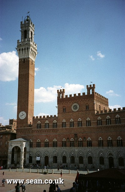 Photo of Palazzo Pubblico and Torre del Mangia in Italy