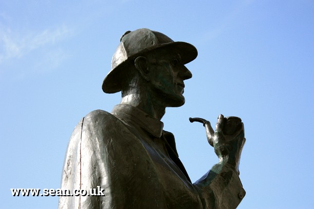 Photo of the Sherlock Holmes statue in London, UK