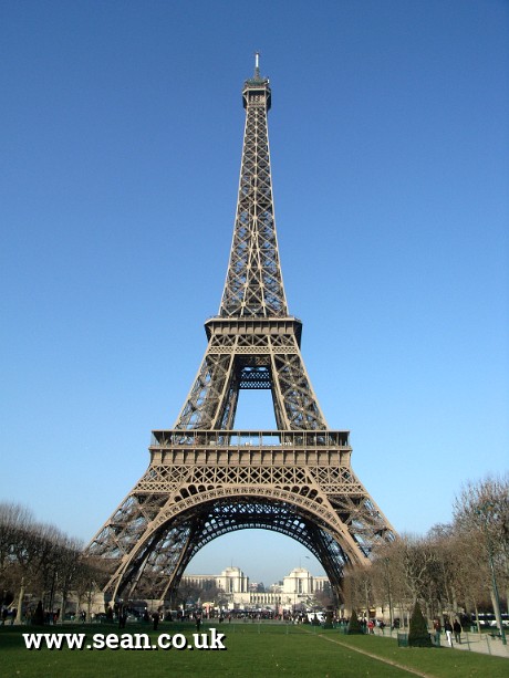 Photo of the Eiffel Tower, front-on in Paris, France