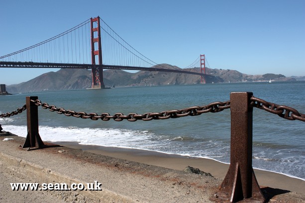 Photo of the Golden Gate Bridge from the shore in San Francisco, USA