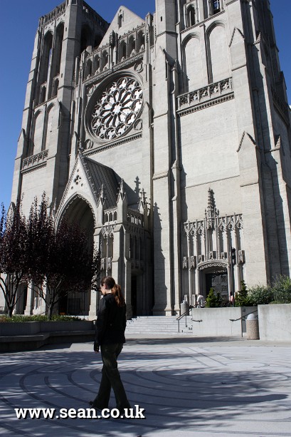 Photo of the Grace Cathedral labyrinth in San Francisco, USA