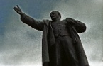 the Lenin statue in St Petersburg